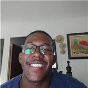 Profesor de matemáticas que da clases a niños desde el grado 5to hasta el 10mo